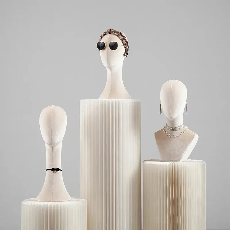 Mannequin Head With Shoulders  - Women Accessories Store recension och pris