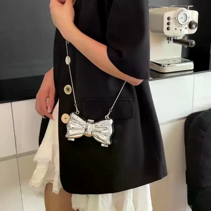 Luxury Fashion Metal Mini Hand - Women'S Accessories Handbags recension och pris
